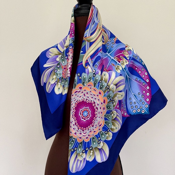 Salvatore Ferragamo Scarf Floral Blue Multicolor Silk Wrap - Picture 7 of 16